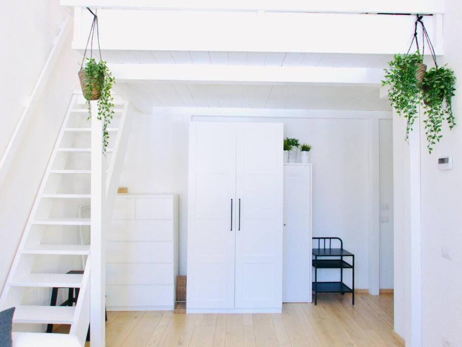 Bright Flat In Oltrarno * Florence